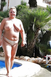 bbw matures and grandmas at the beach 113