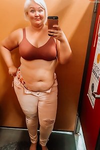 absorbs ample blonde