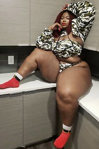 yam-sized culo plumper black  - Chrissy Chris